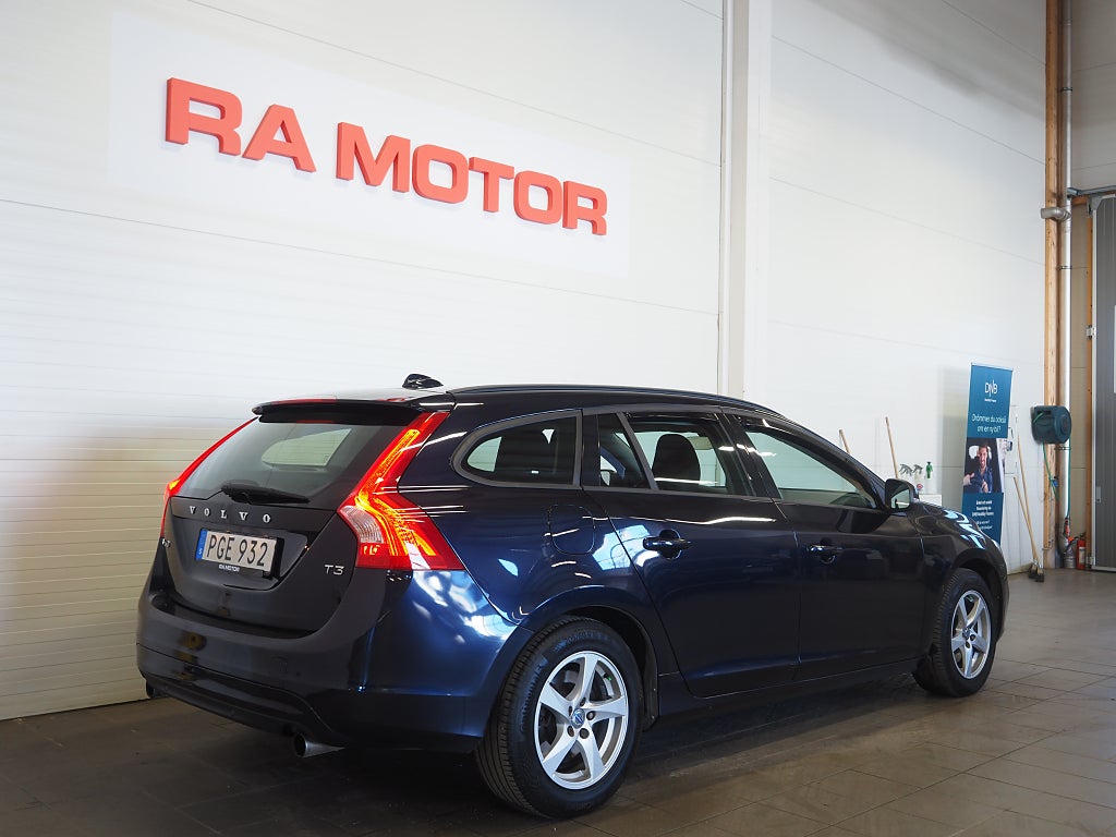 Volvo V60 T3 Business Kinetic 152hk | Bluetooth | PDC | 2017