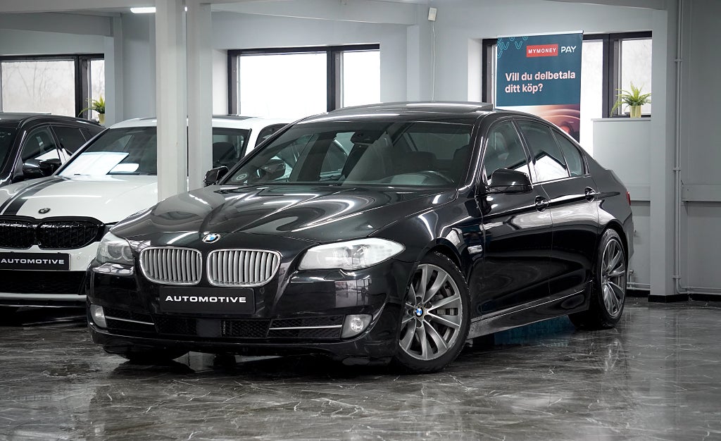 BMW 550 i Sedan 408hk Pano HuD B-kamera Skinn Ventilerade Drag