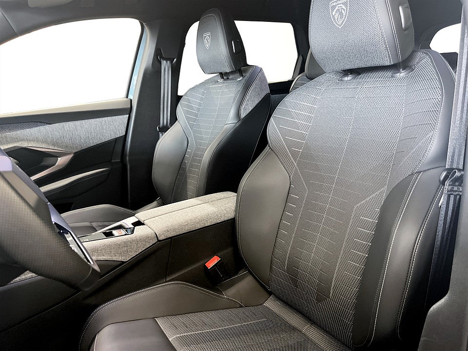 Bild på Peugeot 5008 GT Hybrid 145hk Aut 7-SITS B-KAMERA CARPLAY