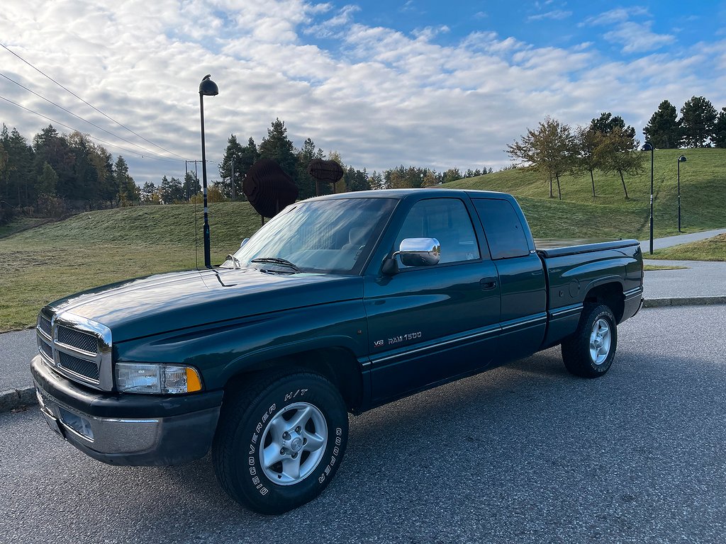 Dodge RAM slt V8magnum