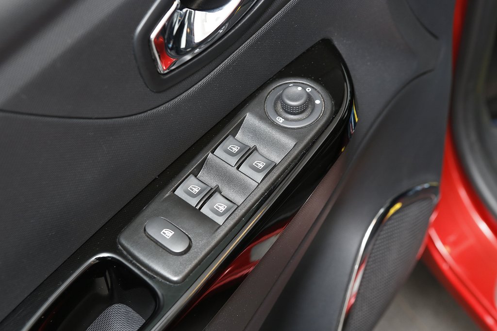 Renault Captur 0,9 TCE 90hk Helly Hansen Navi Motorvärmare 2016