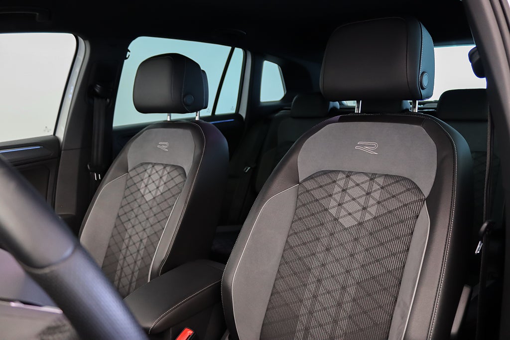 Volkswagen Tiguan 2.0 TDI 4Motion R-Line Värmare Drag Navi