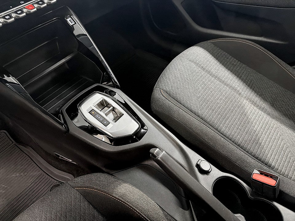 Bild på Peugeot 208 Style Hybrid 100hk Aut CARPLAY BACKSENSORER
