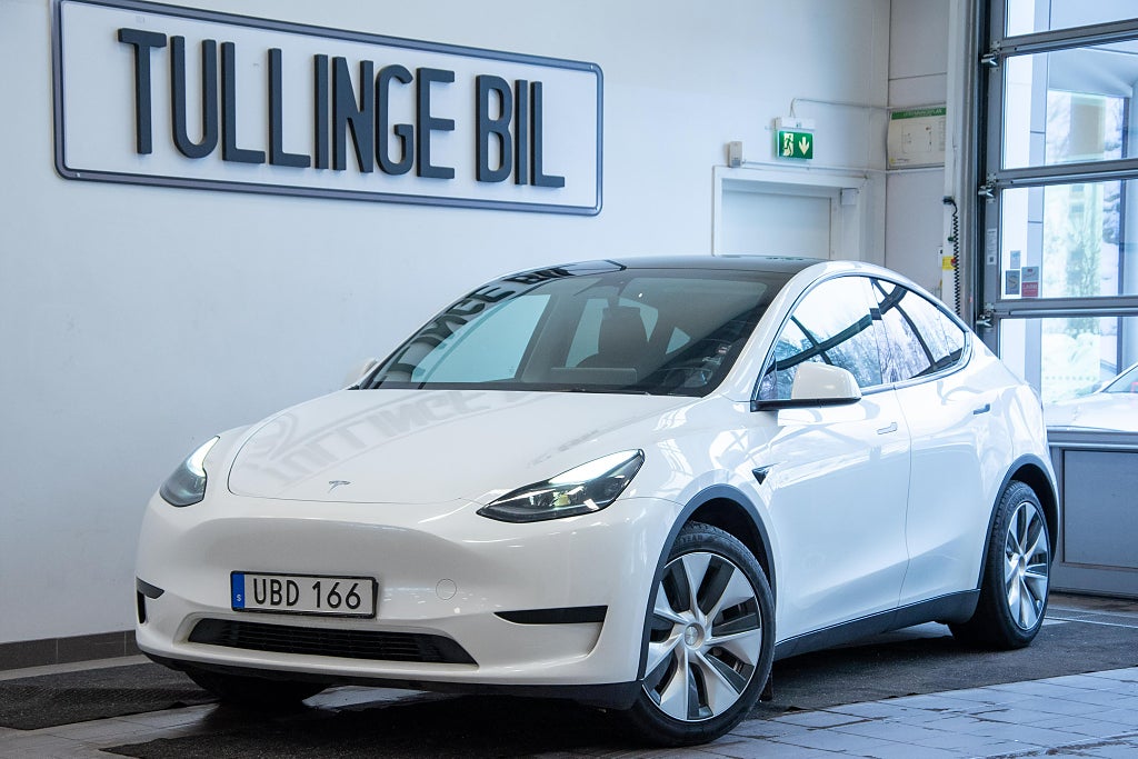 Tesla Model Y Standard Range 299HK Panorama Läder 1-Ägare Drag MOMS 
