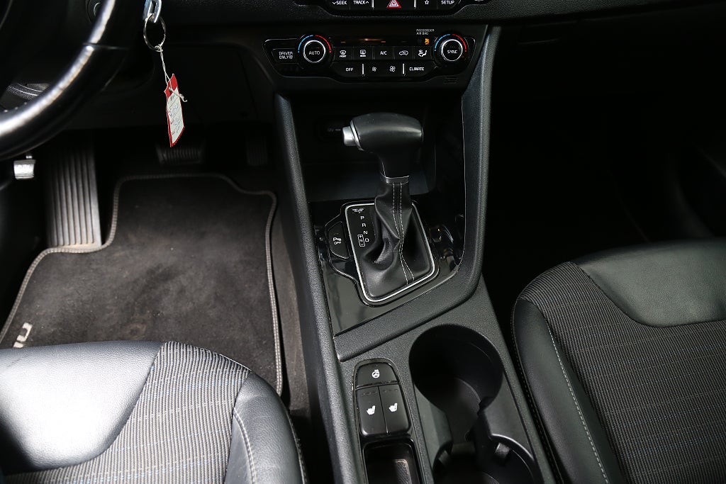 Kia Niro 1,6 GDI Hybrid 141hk Advance Pkt 1 Aut Motorv Drag 2018