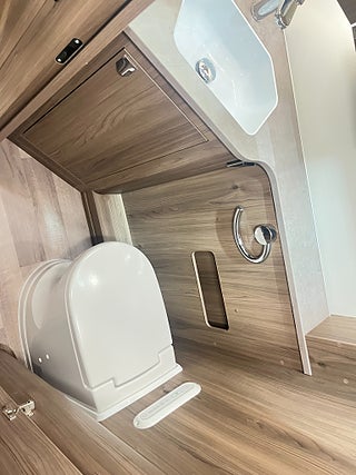 Husbil-integrerad Kabe IMPERIAL 910 QB 23 av 31