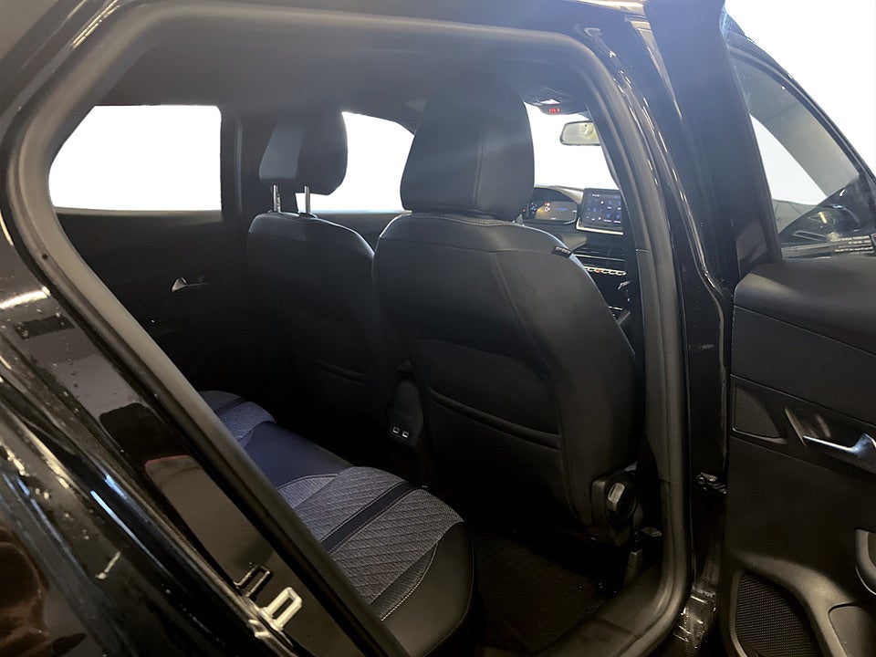 Bild på Peugeot 2008 Allure Pack 1.2 PT 130hk Aut KAMPANJRÄNTA 3,99%