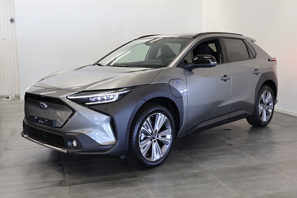 Subaru Solterra 72.6 kWh AWD Touring + Panorama Demobil