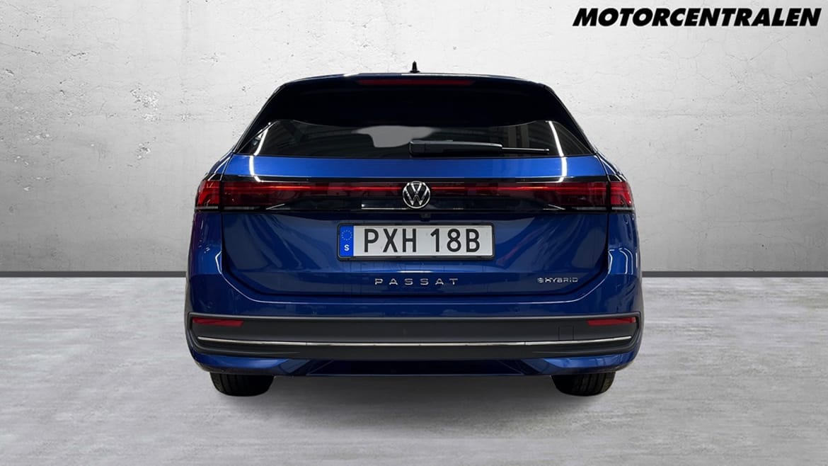 Volkswagen Passat 2024, photo 3/10