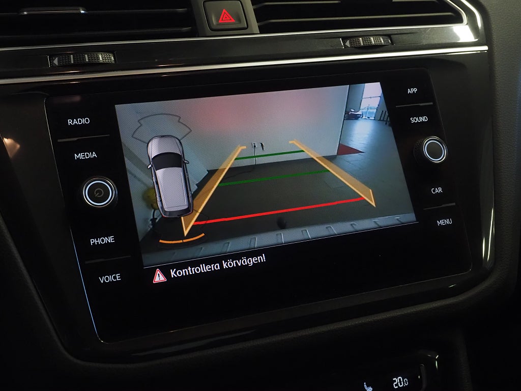 Volkswagen Tiguan 2.0 TDI 4Motion R-Line P-Värm Drag Kamera 19" Carplay 2019