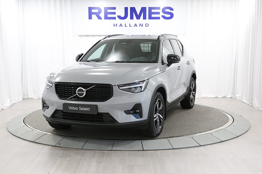 Volvo XC40 B4 FWD Bensin Plus Dark |Drag |Kamera |Elstol