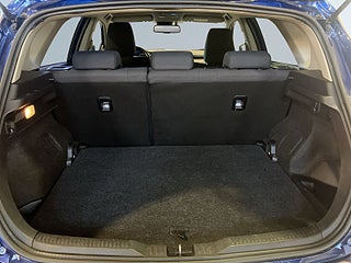 Toyota Auris Hybrid e-CVT Active Plus Kamera Navi Skinn S&V-hjul – bild 12