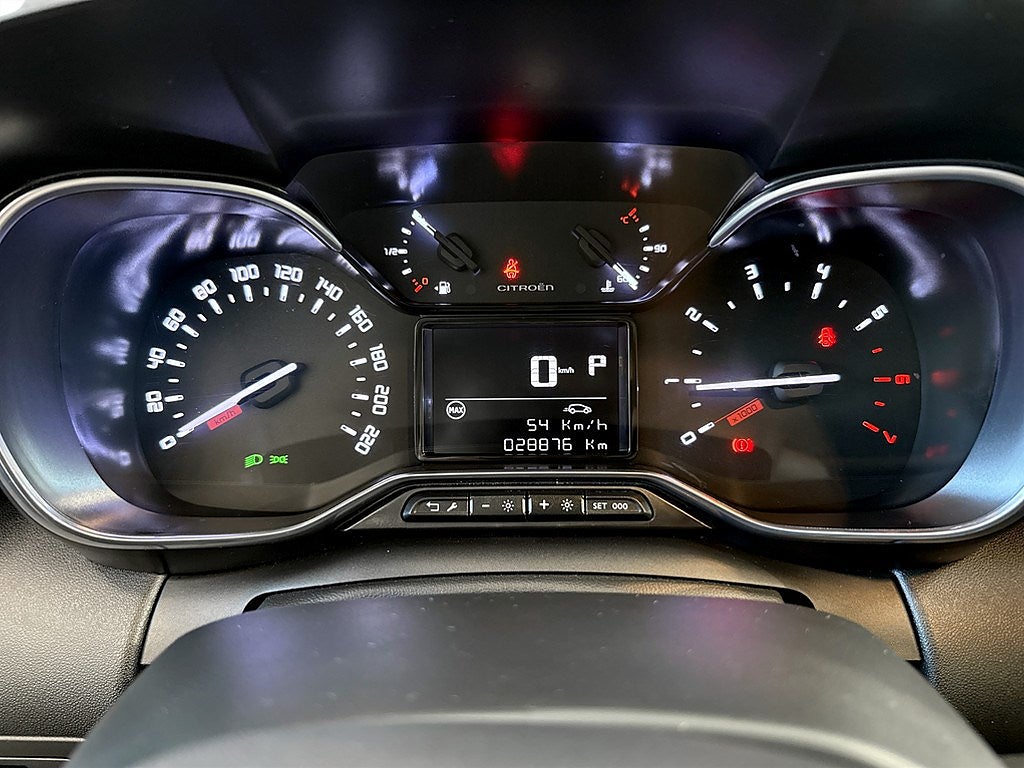 Bild på Citroën C3 Aircross Shine 1.2 PT 130hk Aut - CARPLAY, P-SENSORER