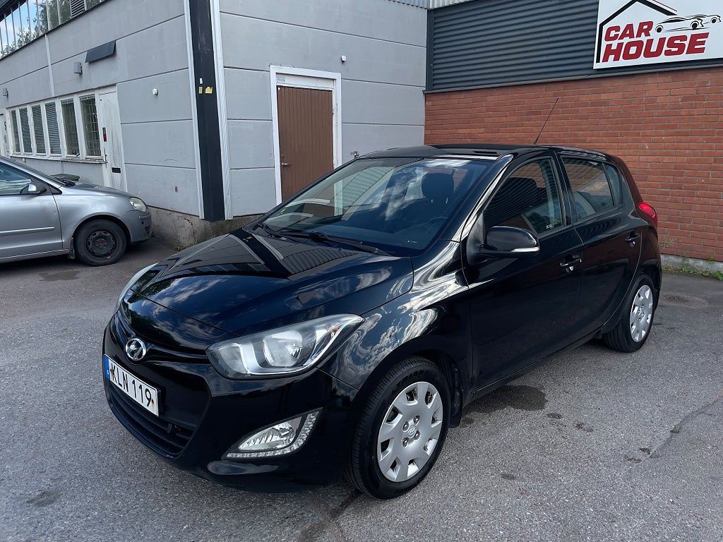 Hyundai i20 5-dörrar 1.2 Premium Euro 5/M-värmare/Nybes/Ränta 1,95%