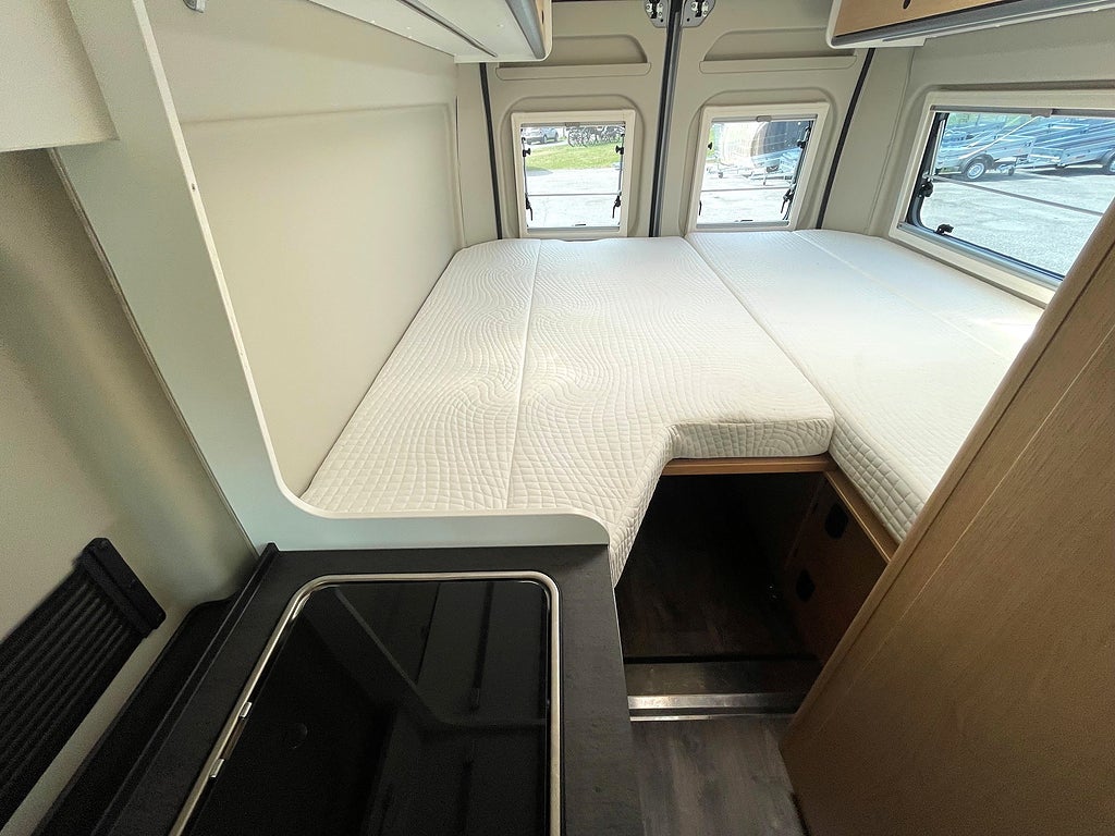 Sunlight Cliff 640 Aut 2200 mil Solcell 3500 kg