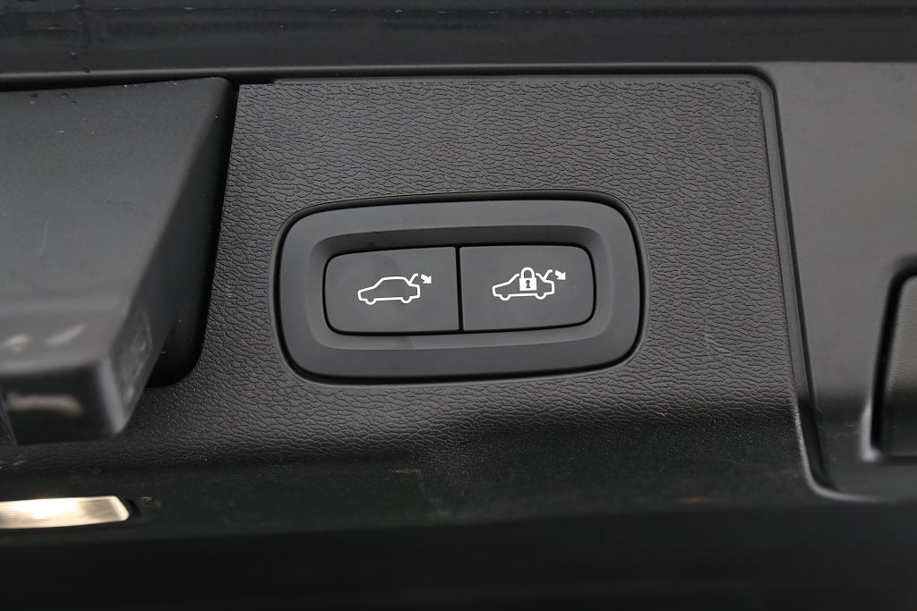 Volvo XC60 D5 235hk R-Design AWD 360° l  H/K l 22" l Panorama Drag 2019