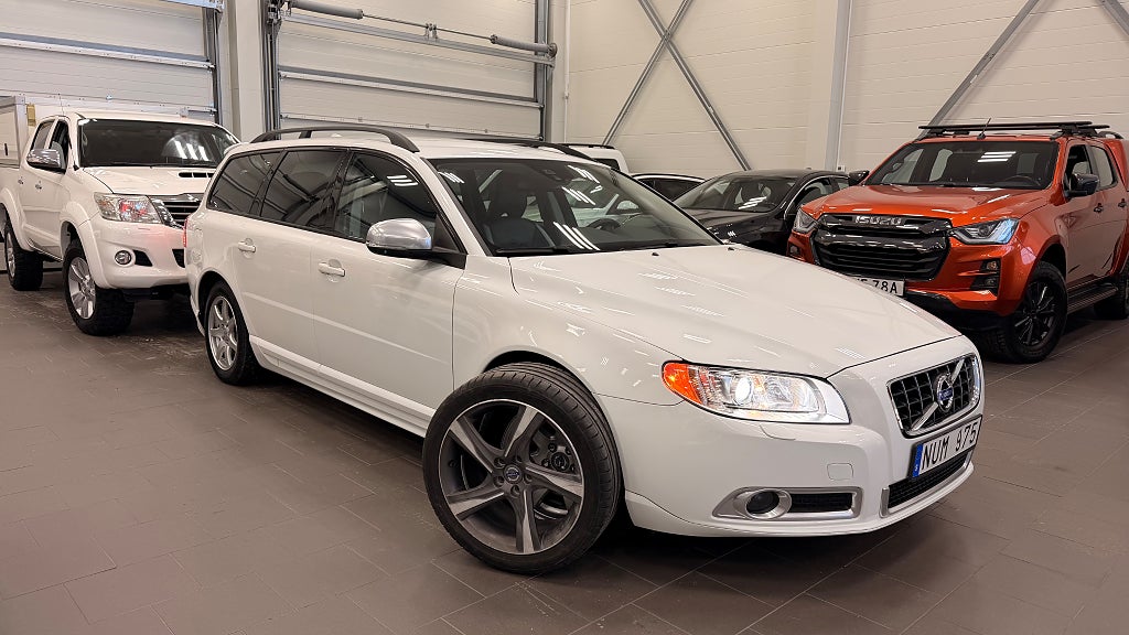 Volvo V70 T4 R-Design 1-ÄGARE LÅGA MIL 5700mil 