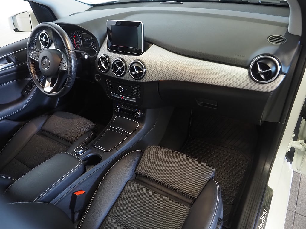 Mercedes-Benz B 180 d 7G-DCT Urban Låga mil! 2016