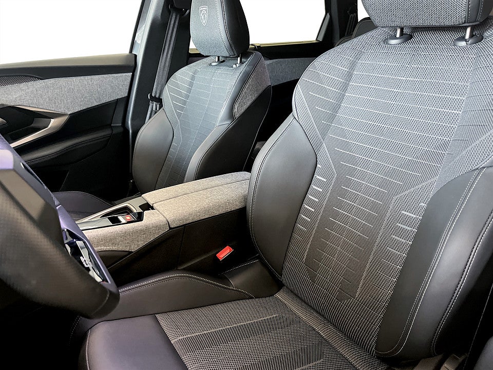Bild på Peugeot 5008 GT Hybrid 145hk Aut 7-SITS B-KAMERA CARPLAY