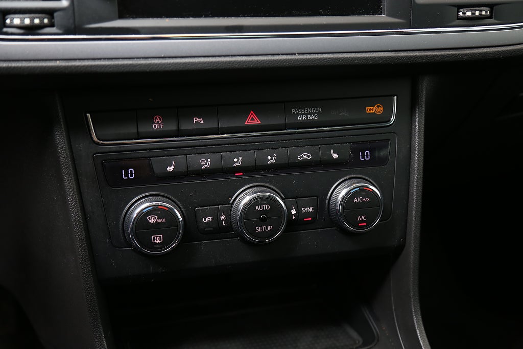 Seat Leon 1,0 TSI Style 115Hk Panorama Kamera P-sensorer 2020