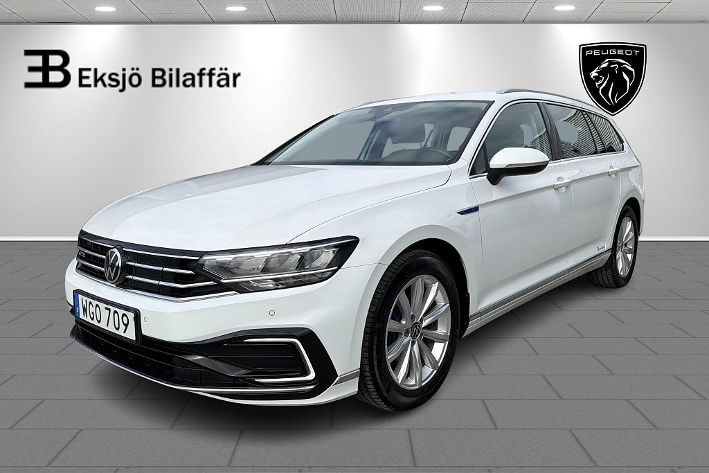 Volkswagen Passat Sportscombi GTE 218hk *Dragkrok, Värmare, Kamera, GPS*