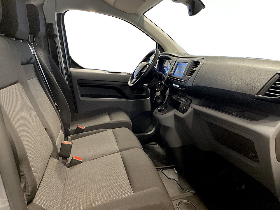 Bild på Peugeot Expert PRO+ 145hk 145hk Aut L2 B-KAMERA DRAG