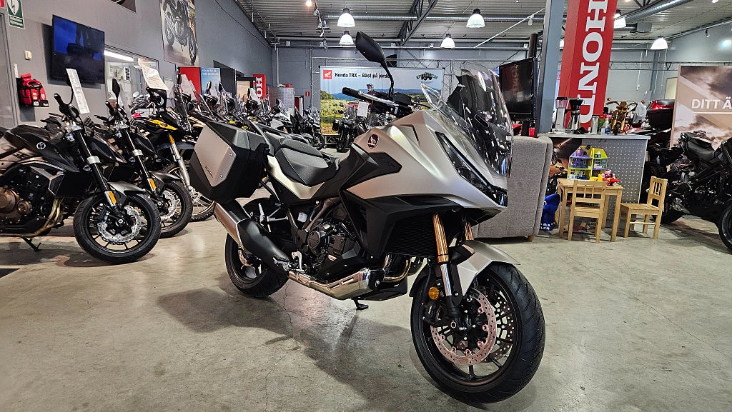 Honda NT1100DE DCT #Elektrisk fjädring# 