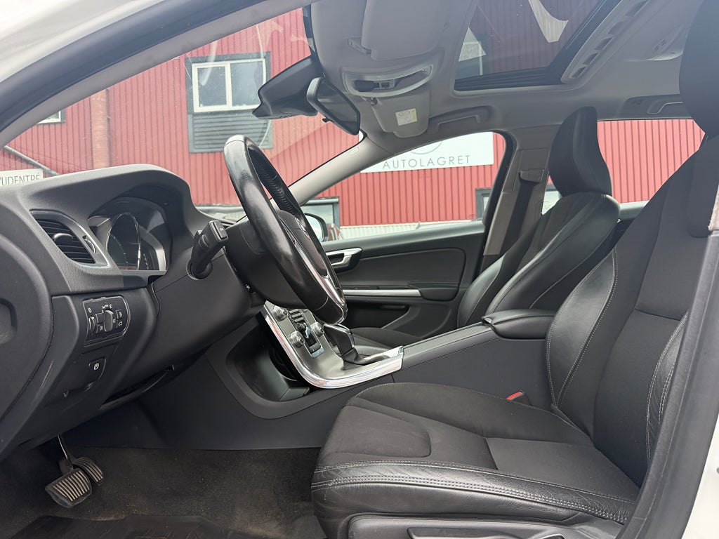Volvo V60 2015 - miniatyr 9