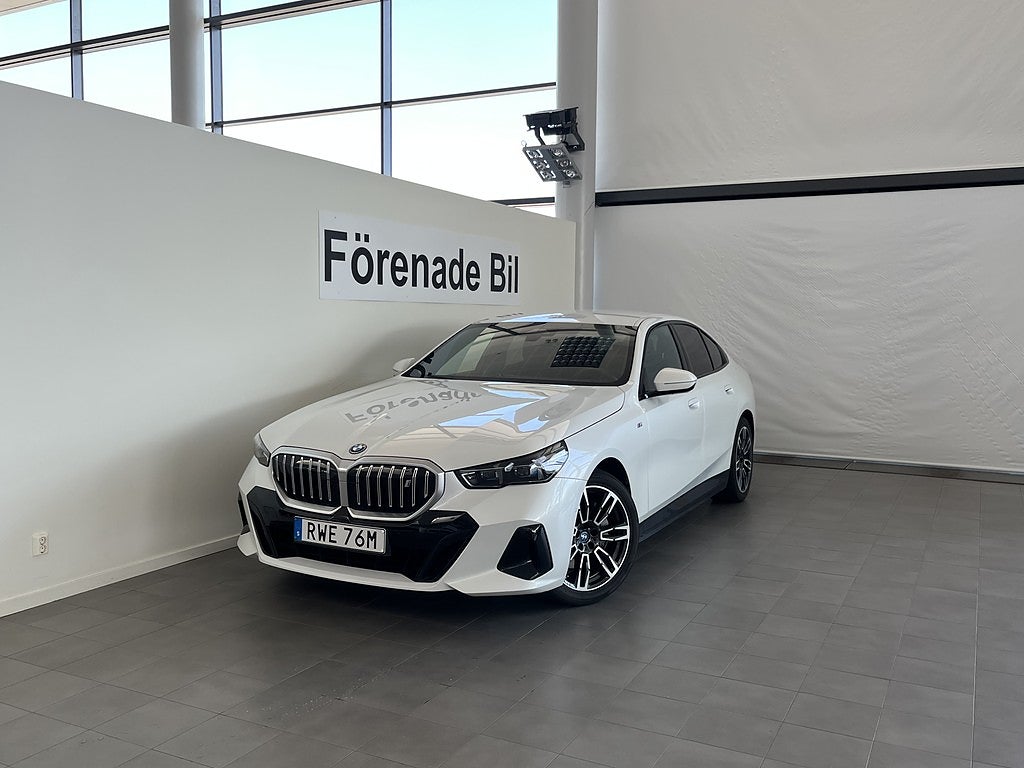 BMW i5 eDrive40 Sedan M Sport Drag Rattvärme Drive/Park Assist