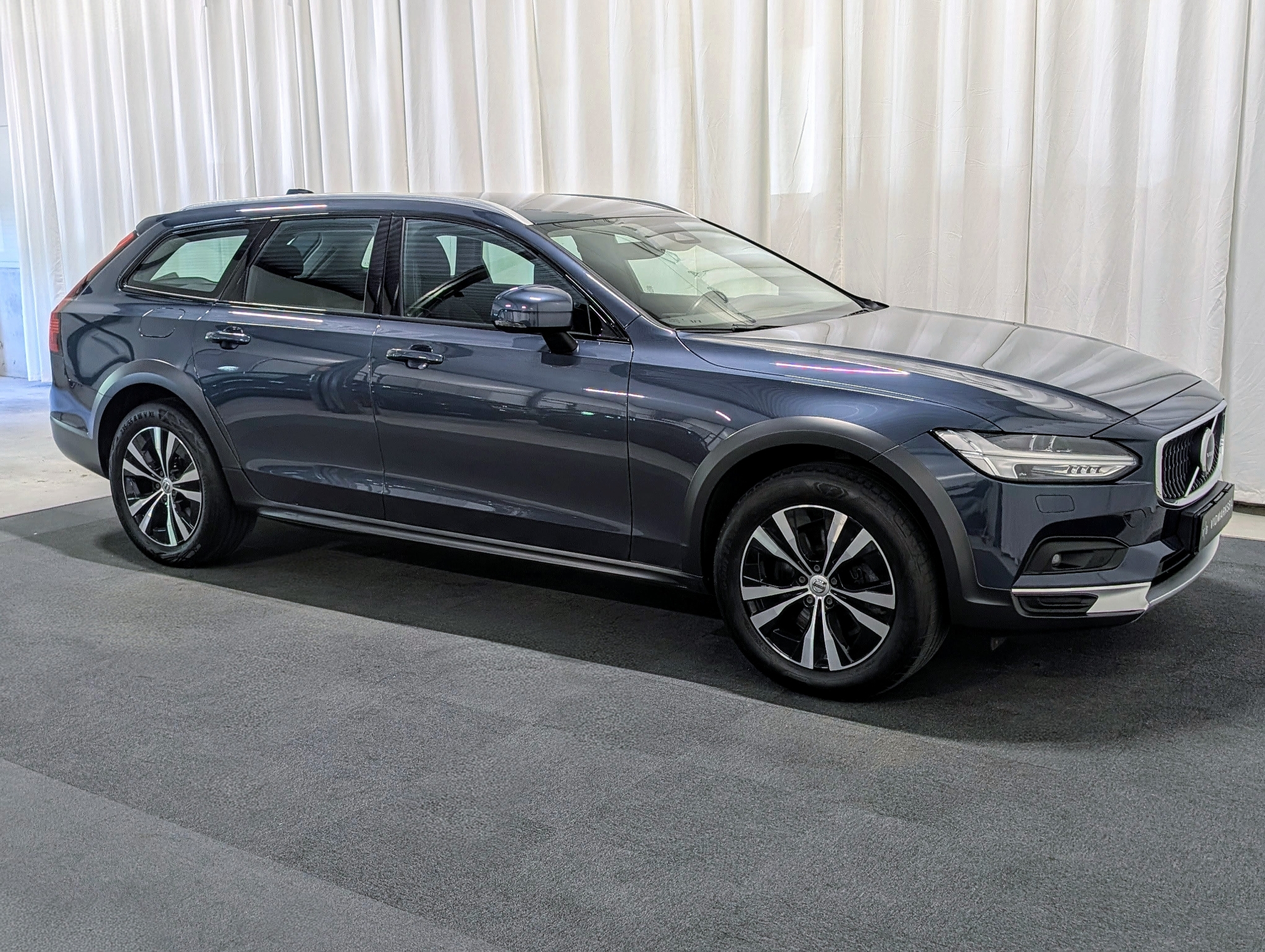 Volvo V90 Cross Country 2022, kuva 6/45