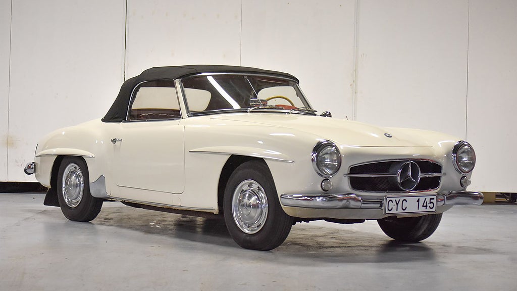 Mercedesen har stått i varmgarage sedan 1994. Foto: Bilweb Auctions. 