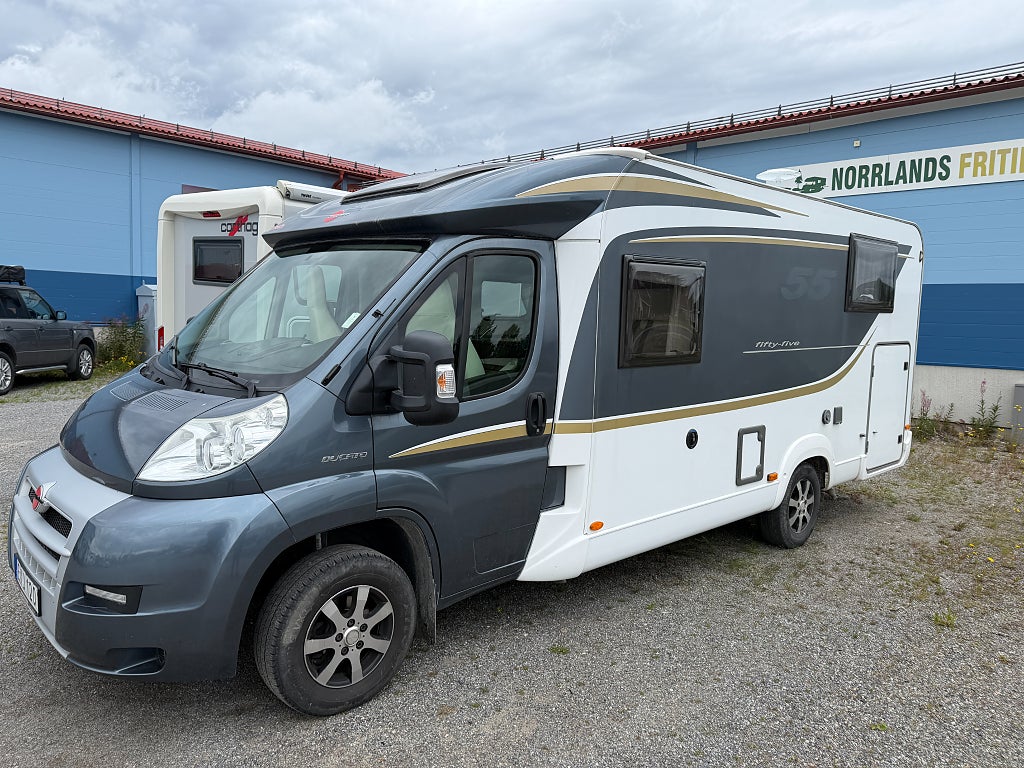 Bürstner Nexxo 690 LÅNGBÄDDAR