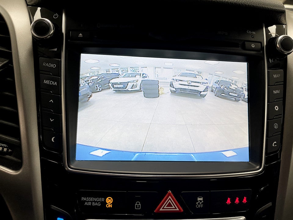 Bild på Hyundai i30 Comfort 5D 1.6 GDI 135hk B-KAMERA NAVI