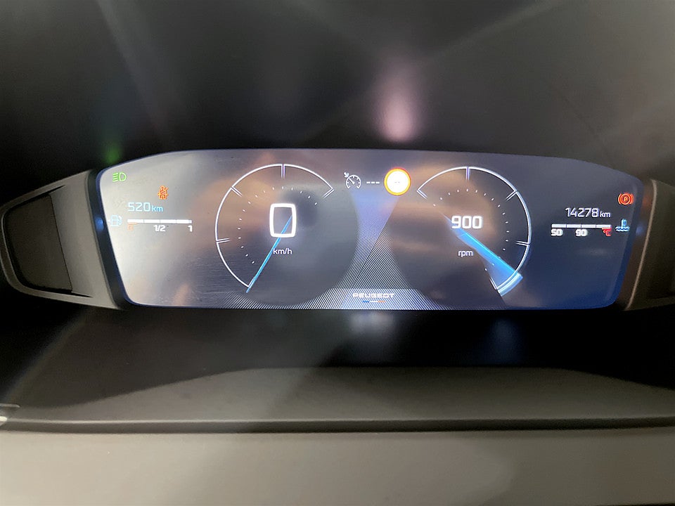 Bild på Peugeot 2008 Allure 1.2 PT 130hk CARPLAY P-SENSORER