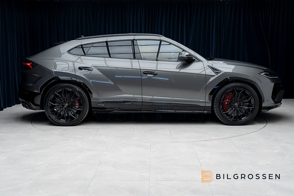Lamborghini Urus SE Style-P Dark Big-Carbon Grigio Keres 23” NY