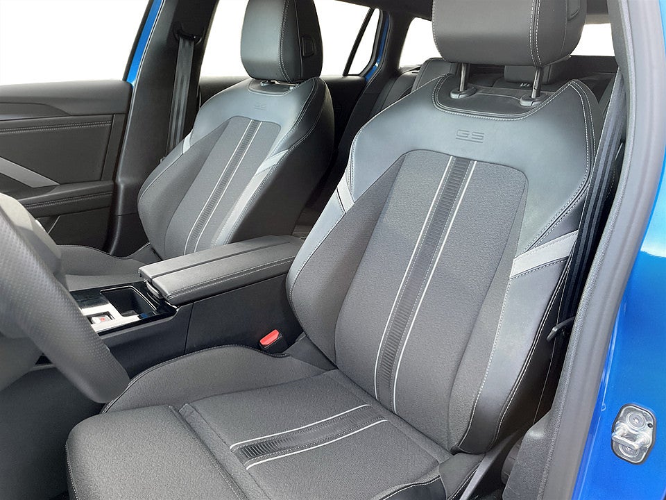 Bild på Opel Astra GS ST 1.2 PT 130hk Aut - RATTVÄRME