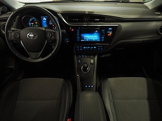 Halvkombi Toyota Auris 18 av 29