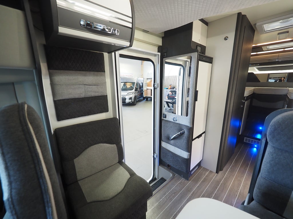 Ci Magis 84 XT 160hk Automat Långbädd Markis Taksäng Solcell 2022