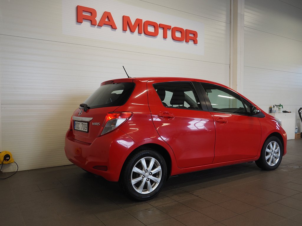 Toyota Yaris Dual VVT-i Multidrive S Active M-Värm B-Kam 2011
