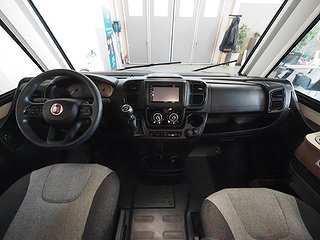Husbil-integrerad Knaus Van i 550 MF 16 av 16