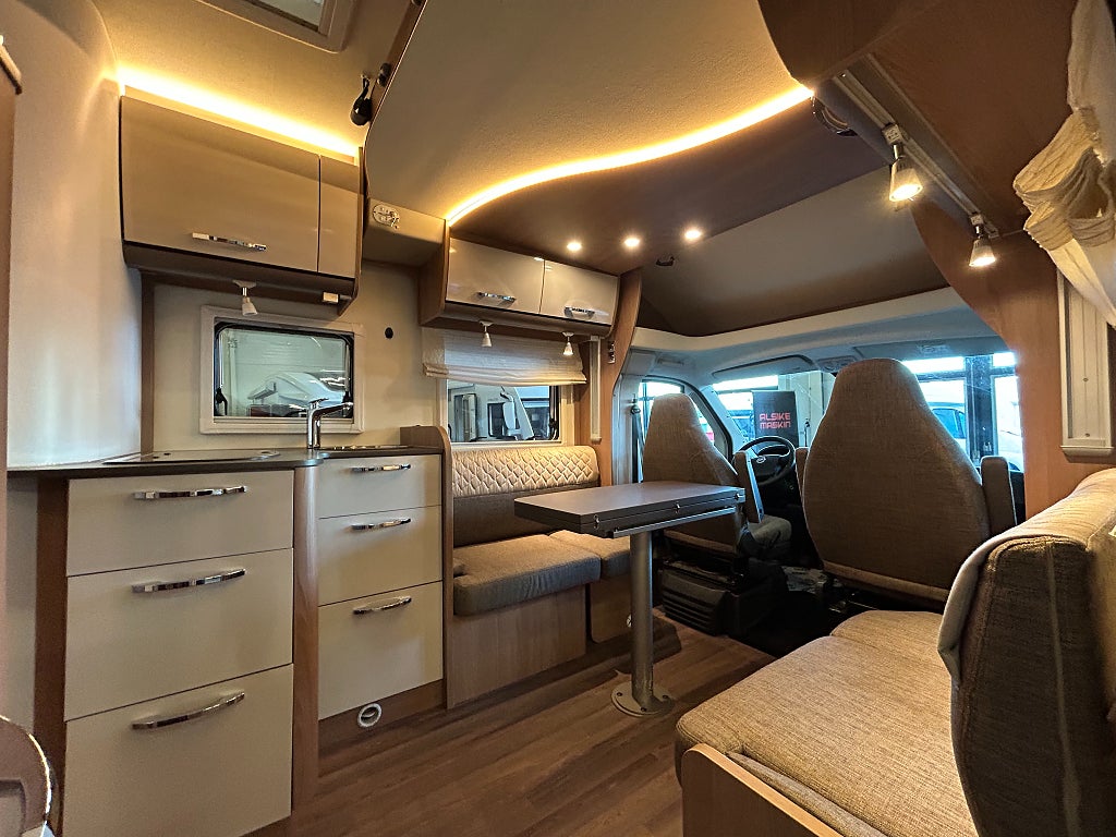 Bürstner Lyseo T 736 / Taksäng / Elpatron / Duo-control - Bürstner