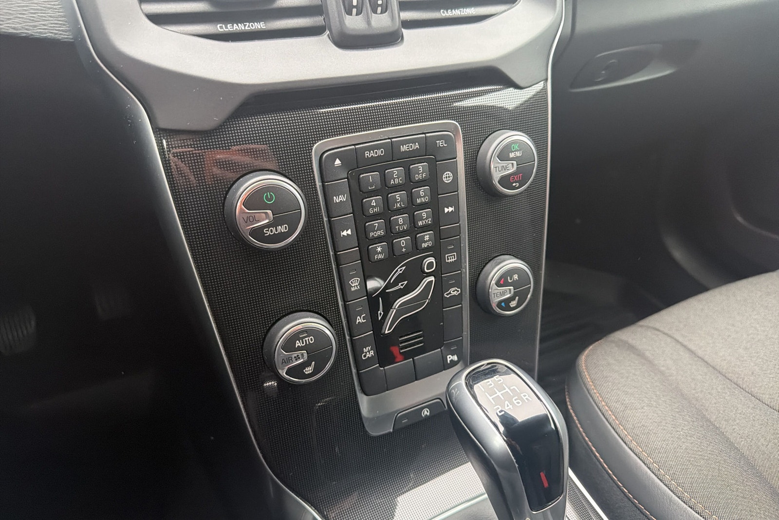 Volvo V40 Cross Country D2 Momentum Business Advanced Drag 2018 - miniatyr 17