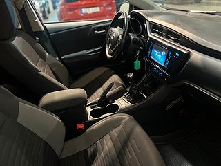 Toyota Auris Touring Sports Plus Kamera Mvärm Drag S/V-hjul