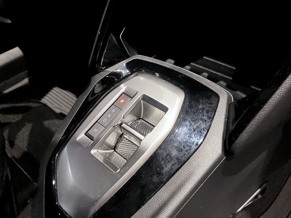 Bild på Peugeot 2008 Style Hybrid 1.2 PT Aut BACKSENSORER 145hk