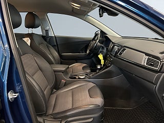Kia Niro Hybrid DCT Advance Plus S&V-hjul/Navi/Carplay/Rattvärm