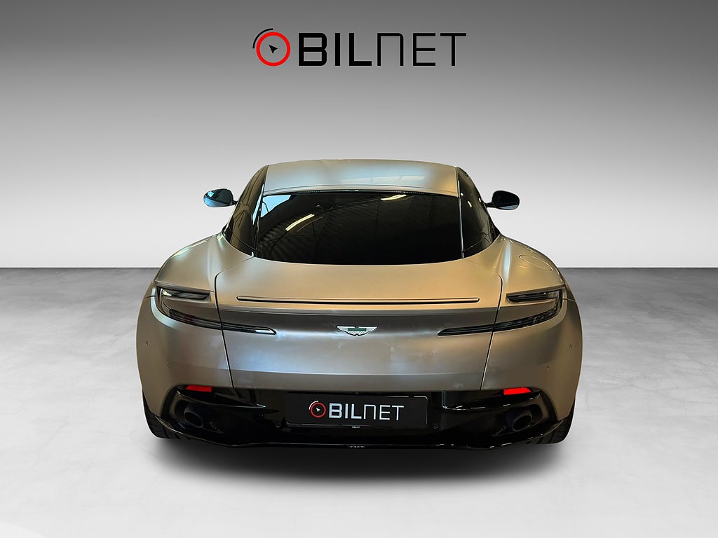 Aston Martin DB12 4.0 V8 / MOMS / 21" / Sportstolar+ / Aluminite Metallic