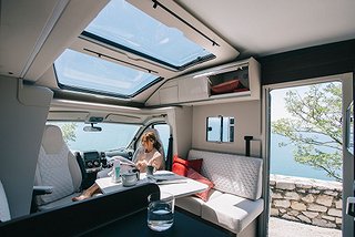 Husbil-halvintegrerad Adria CORAL SUPREME MB 670 DL  4 av 6