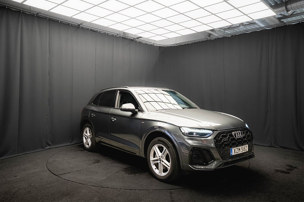 Audi Q5 55 TFSI e Q S Line DRAG KAMERA MATRIX-LED MOMS 1 ÄGARE
