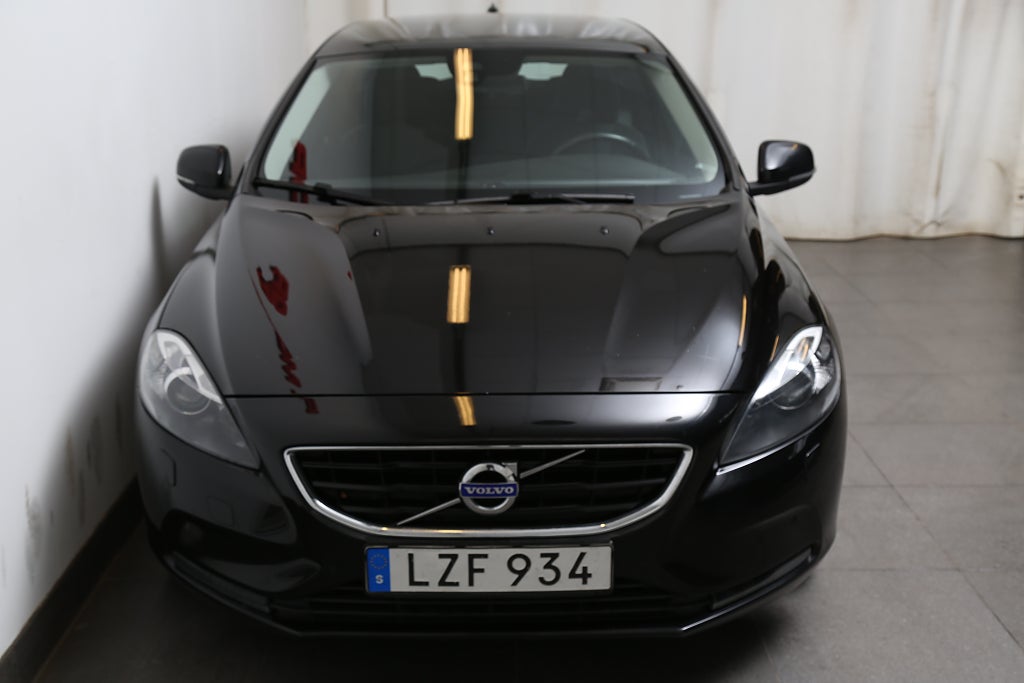 Volvo V40 D3 150hk Momentum Business E PRO Dieselvärmare 2016