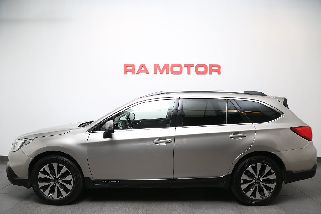 Subaru Outback 2,0D 150hk Summit AWD Aut H/K Skinn Drag 2016